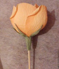 Роза из гофрированной бумаги 